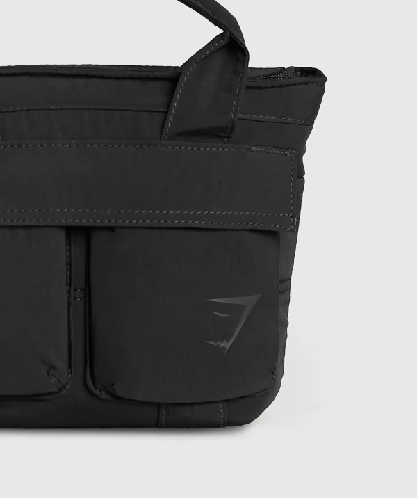 CrinkleMiniToteBagGSBlackI4A2L BB2J6930 81a0fde8 35a0 4bf9 b2fd 33af336faf83 1920x