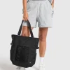 Tech Series Tote GS Black I2A9M BB2J 0032 cbb3f44b cd41 4269 83c4 50e3139e34ae 1920x